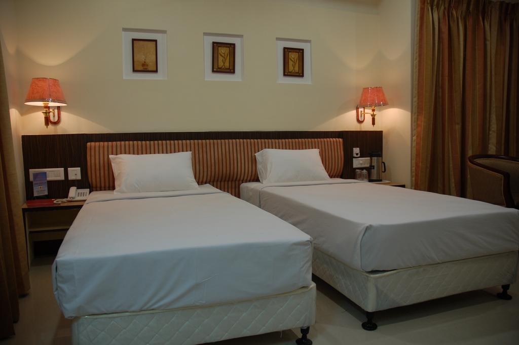 Hotel Sitara Royal 하이데라바드 객실 사진